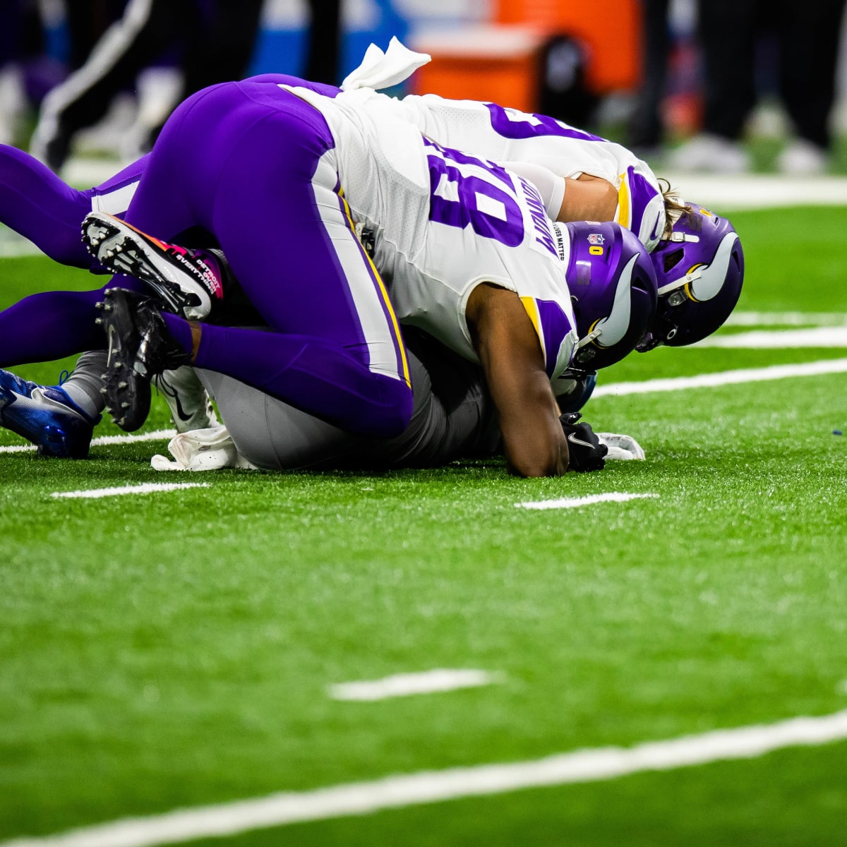 Minnesota Vikings 17, Chicago Bears 9: Vikings win ugly against