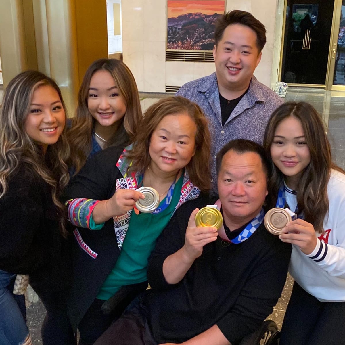 Watch: Suni Lee reunites with family on TODAY Show after winning 3 Olympic  medals - Bring Me The News