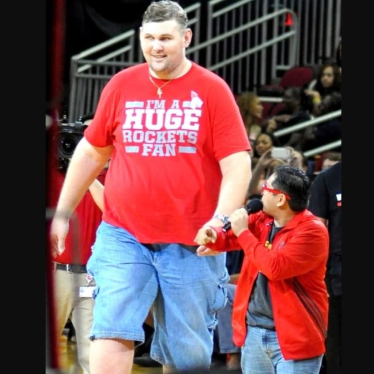 America's tallest man, and a heavy weight - Post Bulletin