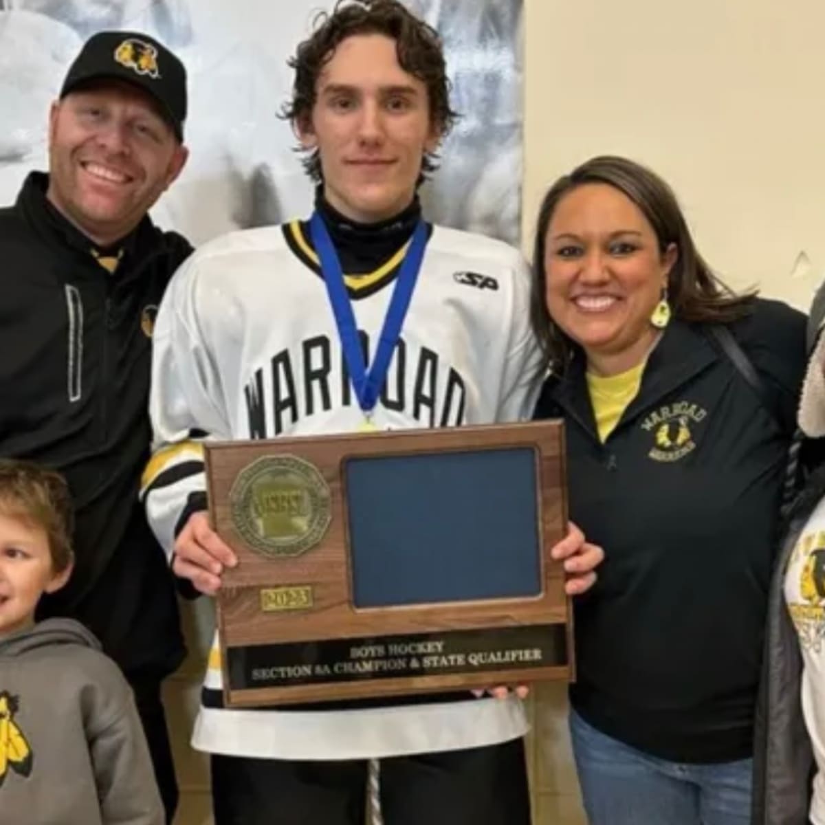 Warroad's T.J. Oshie nets emotional hat trick day after father's