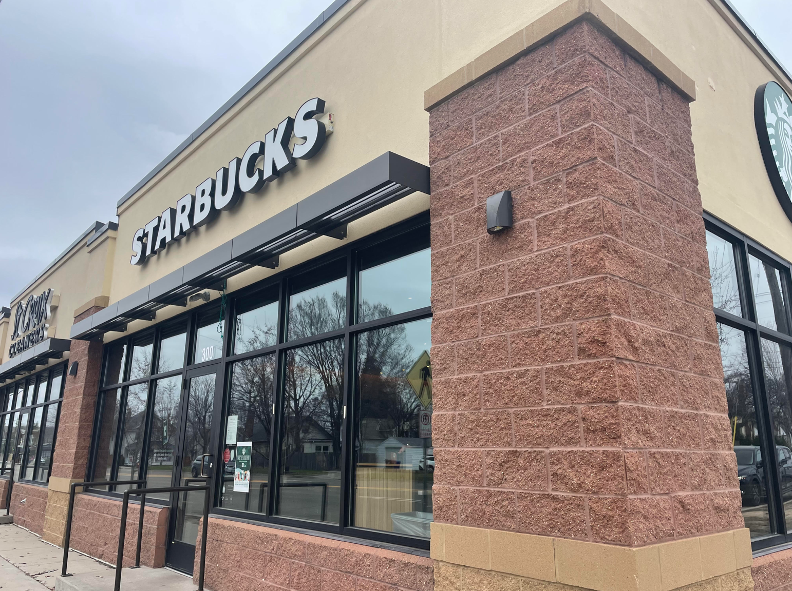 A Minnesota first: Starbucks employees unionize in St. Paul - Bring Me The  News