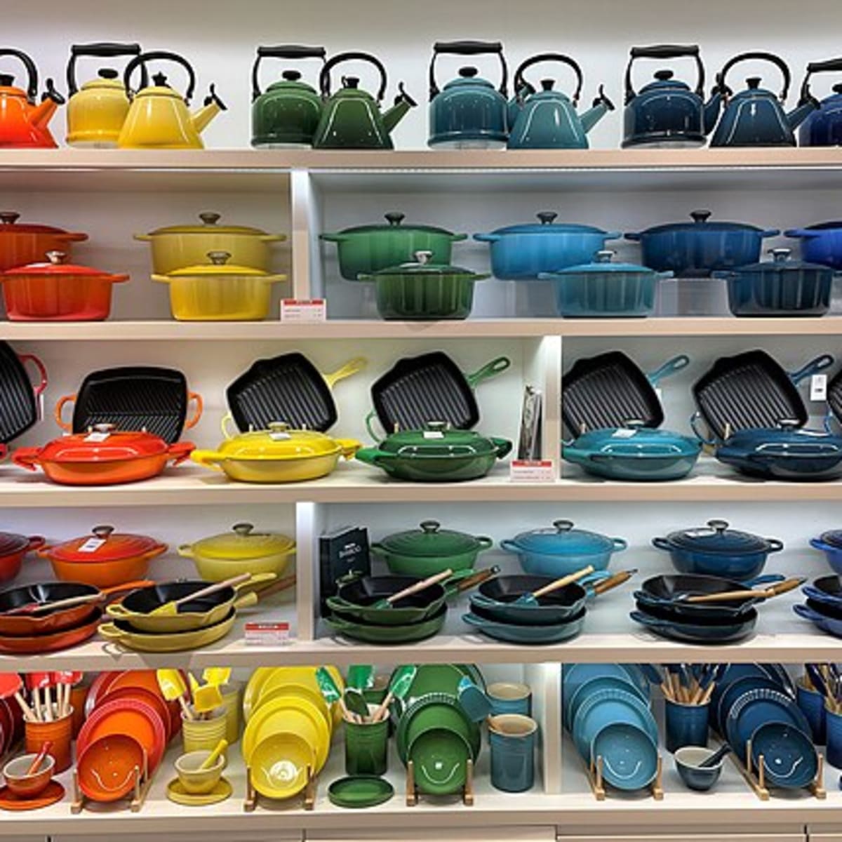Le Creuset's massive factory sale is coming to Minneapolis - Bring