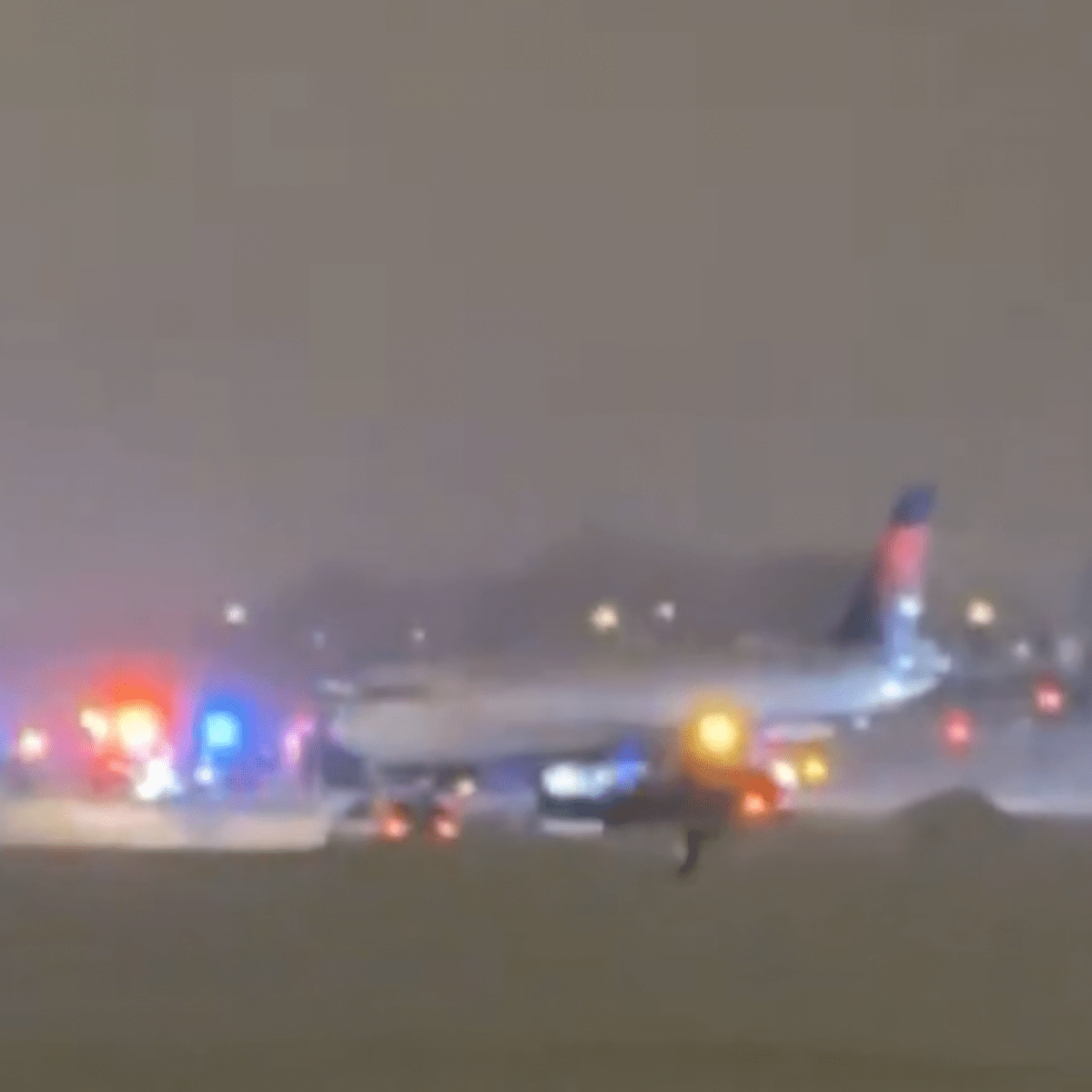 Delta jet slides off taxiway at MSP Airport Bring Me The News