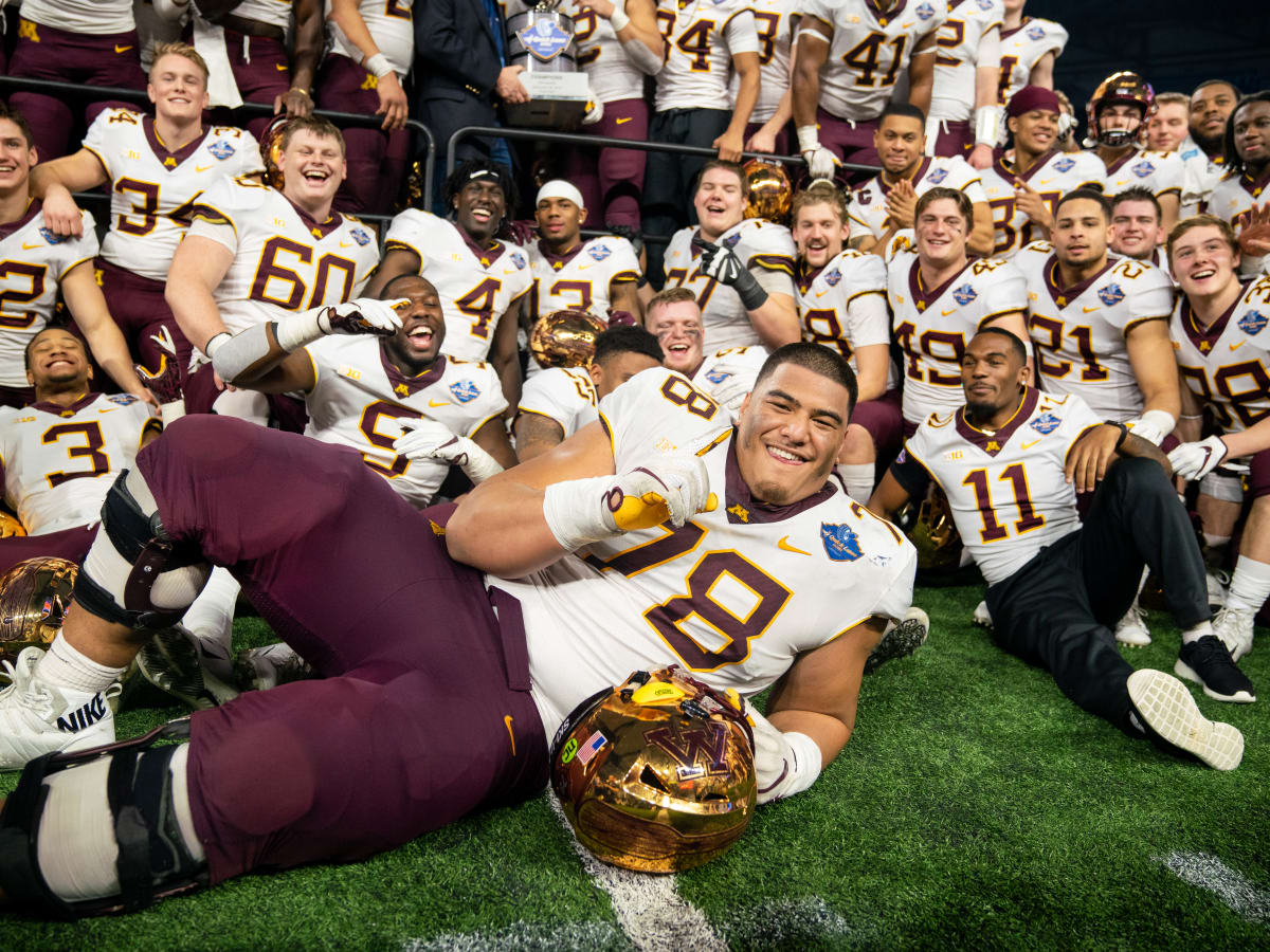 College football 2021: Daniel Faalele scores touchdown in Guaranteed Rate  Bowl, 170kg offensive lineman, NFL draft chances, Minnesota