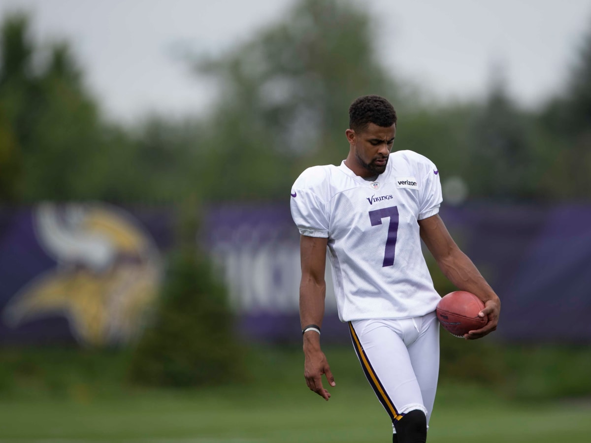 Ravens Trade Kaare Vedvik to Vikings for Draft Pick