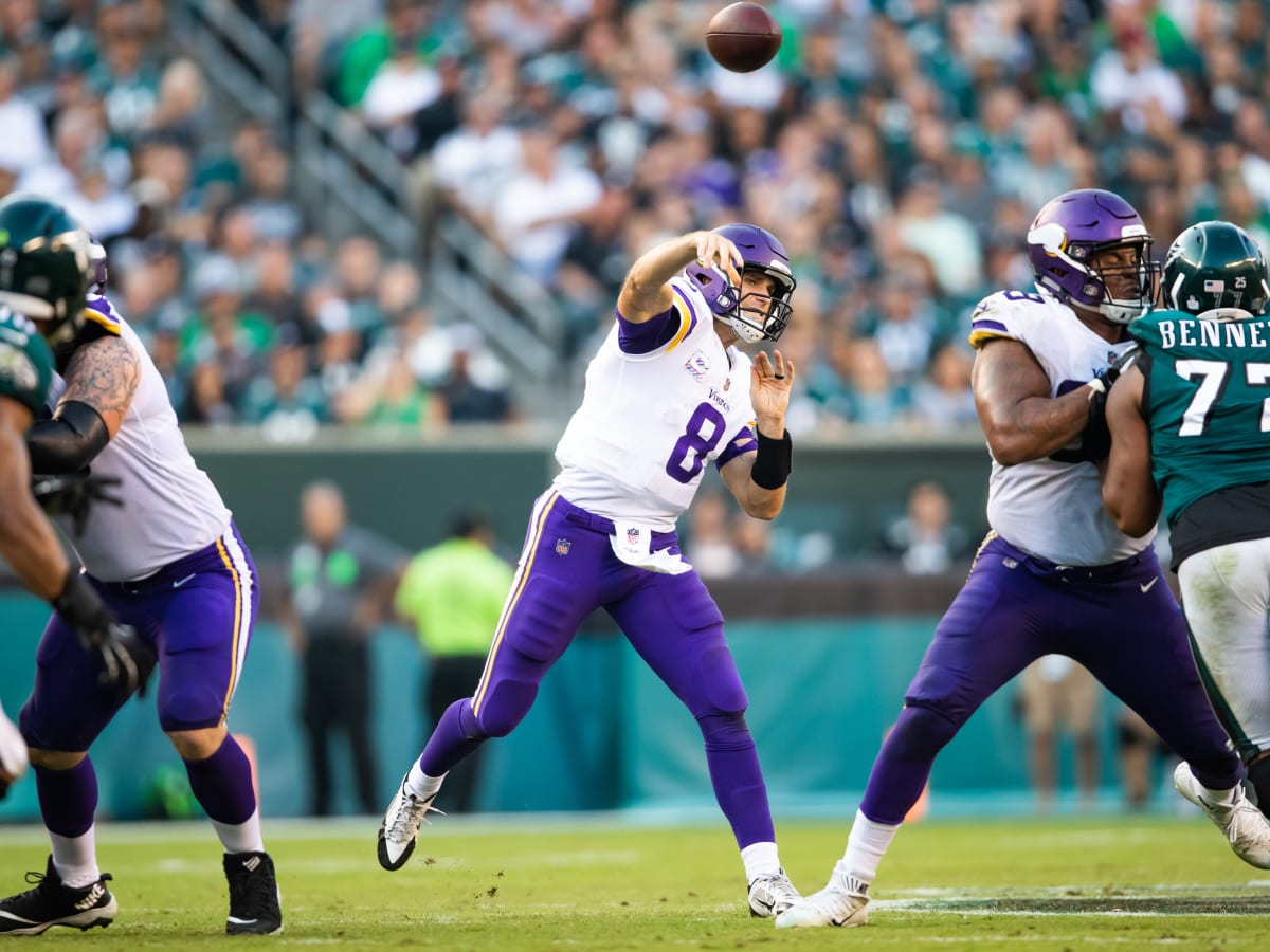 NFL Expert Picks: Vikings Host Eagles in Pivotal Week 6 Matchup