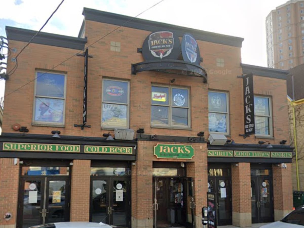 Watch the ups and downs of pub's 'free drinks if the Jets lose' offer