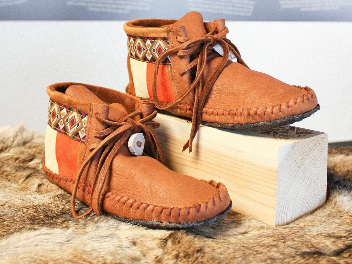 Manitoba moccasins top