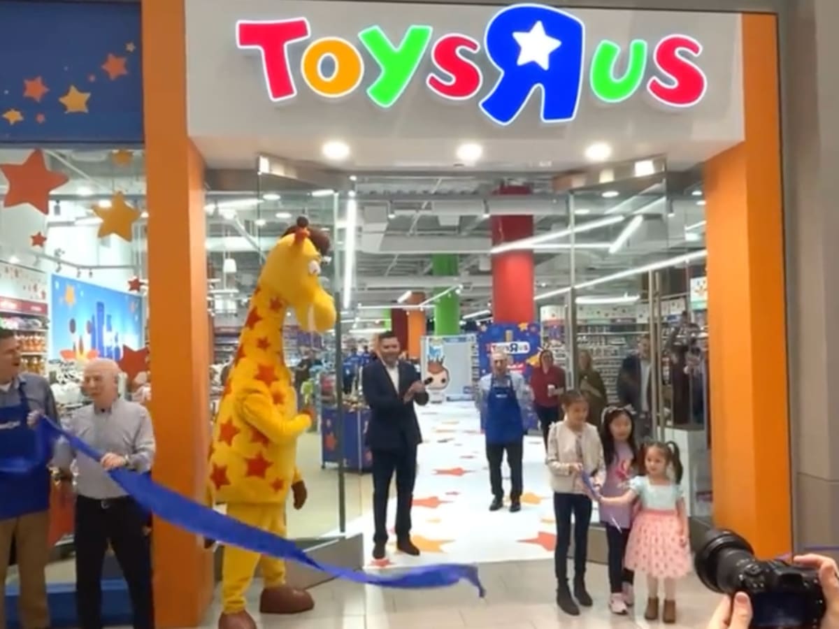 Toys R Us officially opens at Mall of America Bring Me The News