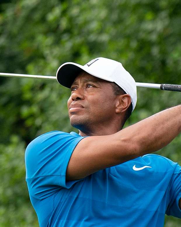 1024px-Tiger_Woods_(42998180042)