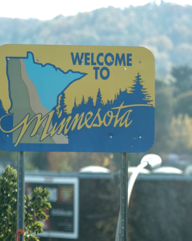 Flickr - Welcome to Minnesota sign - Lorie Shaull