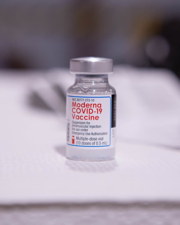 Flickr - moderna covid vaccine vial