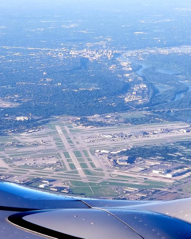Runway 17/35 can be seen towards the bottom of this picture, running left to right. 