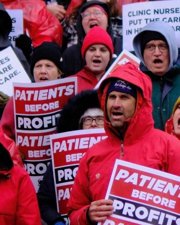 Nurses rally at Duluth City Hall on May 22