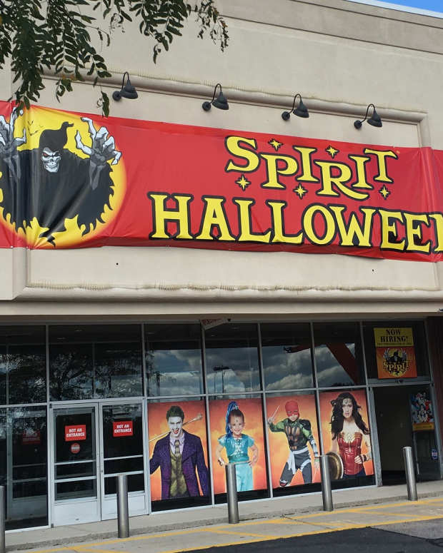Spirit Halloween