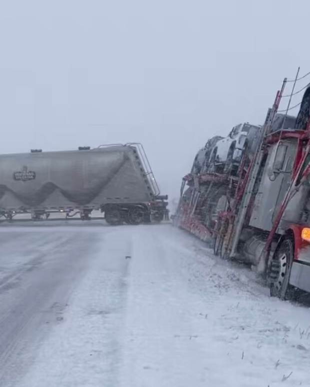 Jackknifed semis I-94