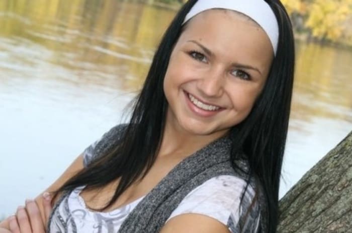 Young mother dies in head-on crash near St. Francis