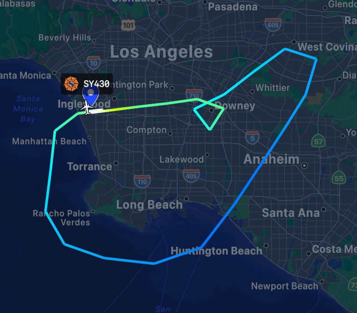 Minneapolis-bound Sun Country flight diverted back to Los Angeles
