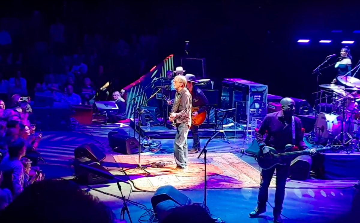 Eric Clapton covers Prince's "Purple Rain."