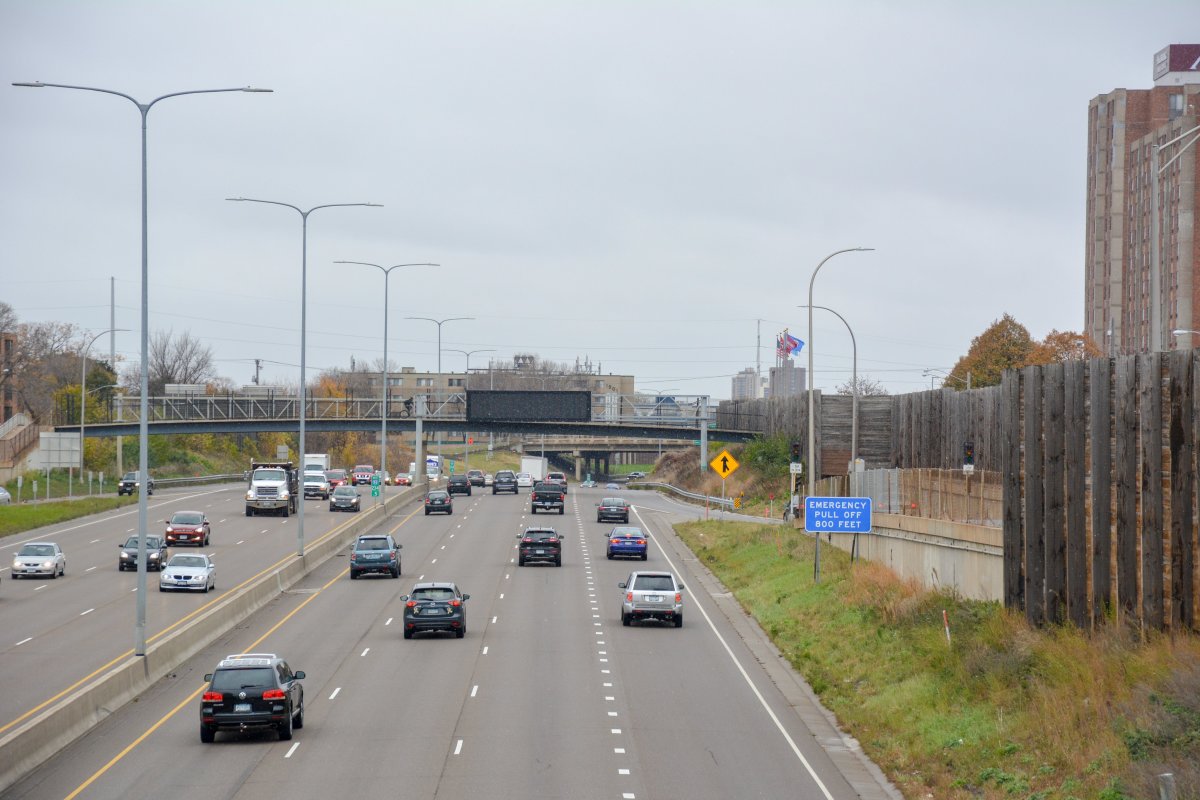 truck-hits-3-bridges-on-interstate-94-in-minneapolis-forcing-closure