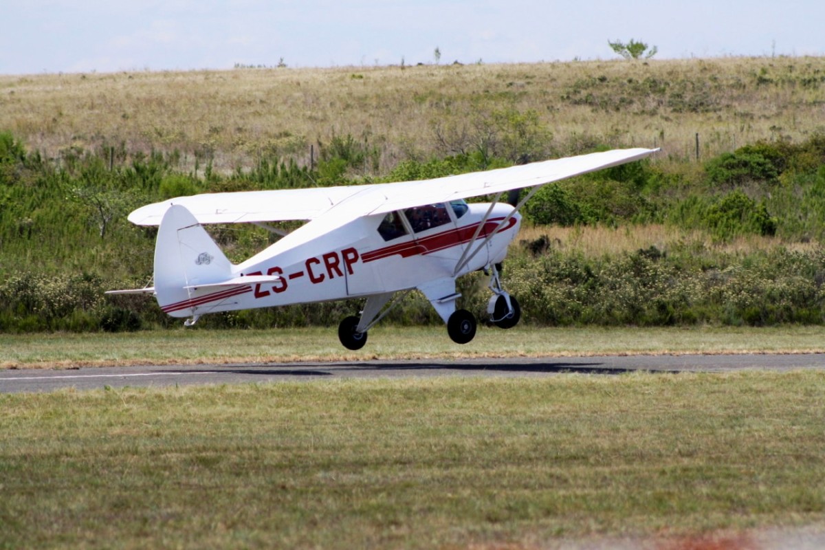 single-engine aircraft, small plane