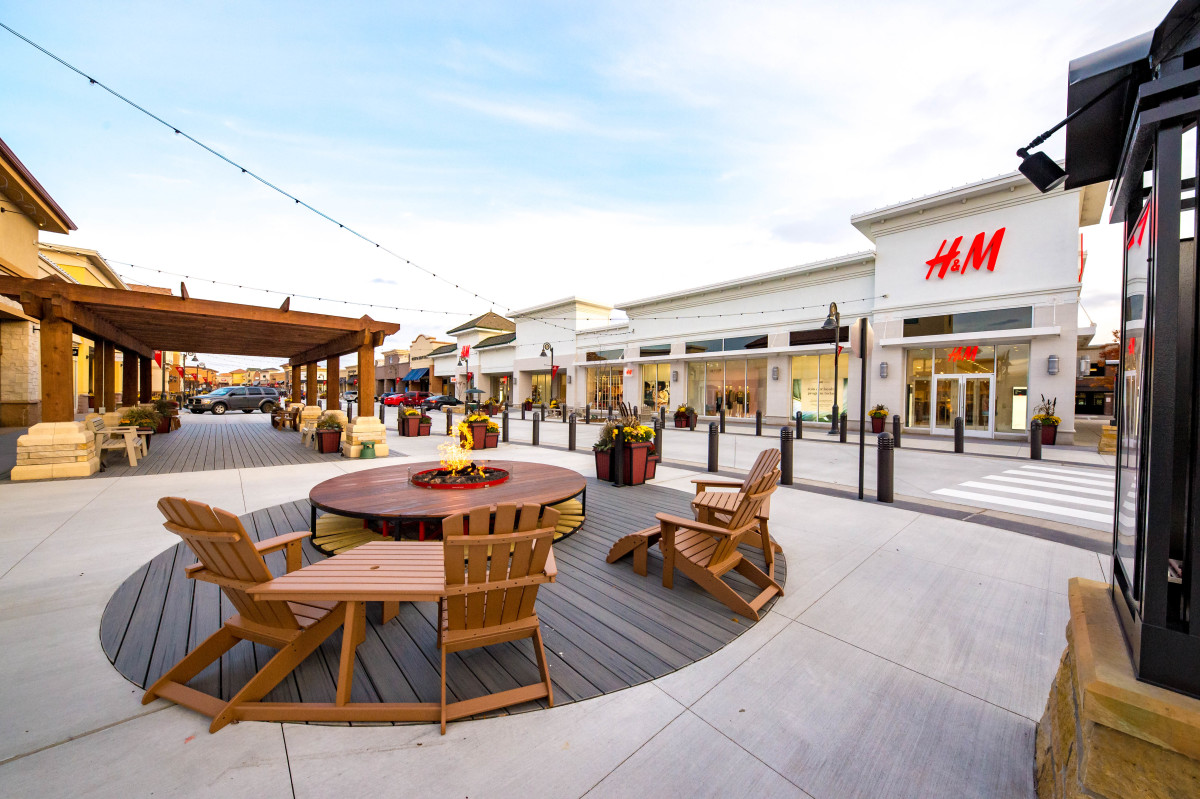 Shoppes at Arbor Lakes completes revamp ahead of holiday season - Bring