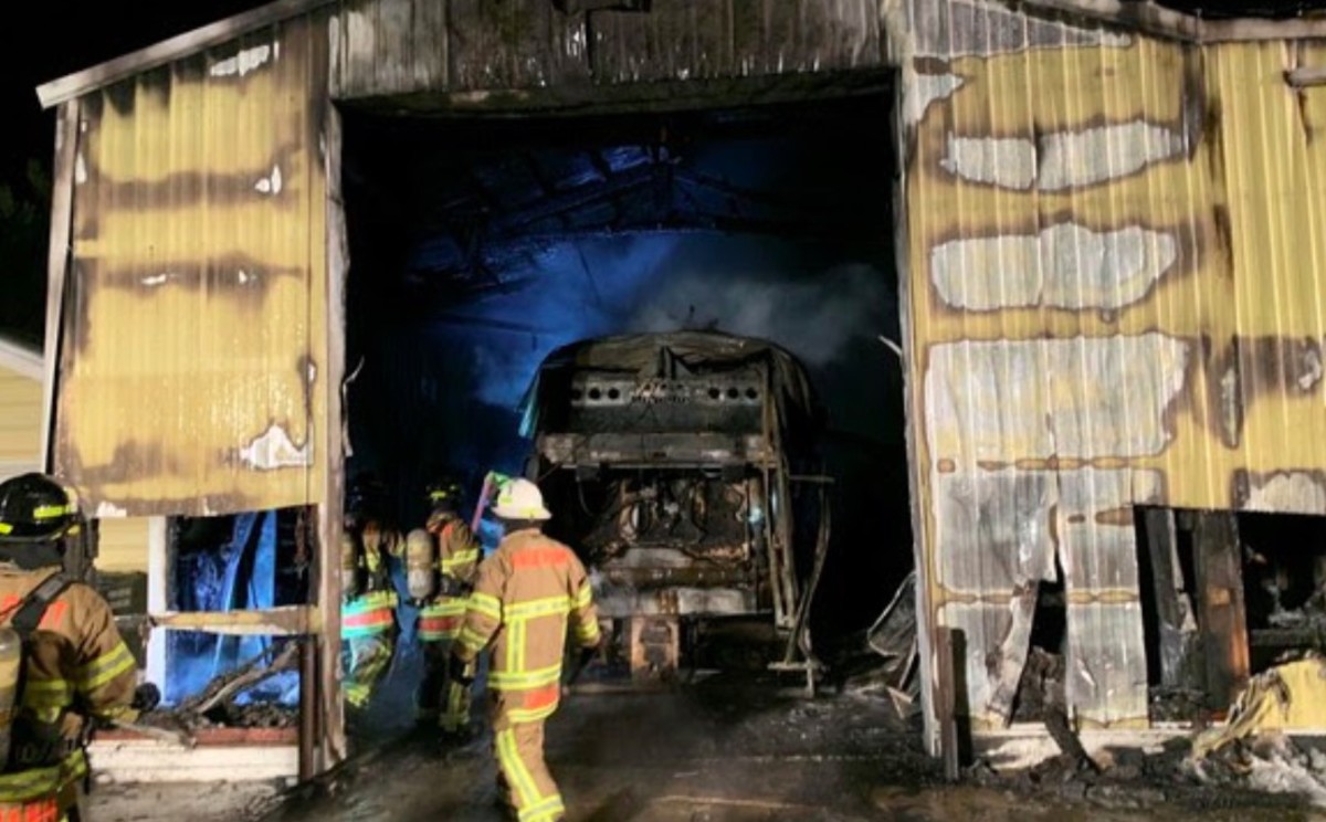 Fire at junk yard causes $800,000-worth of damage - Bring 