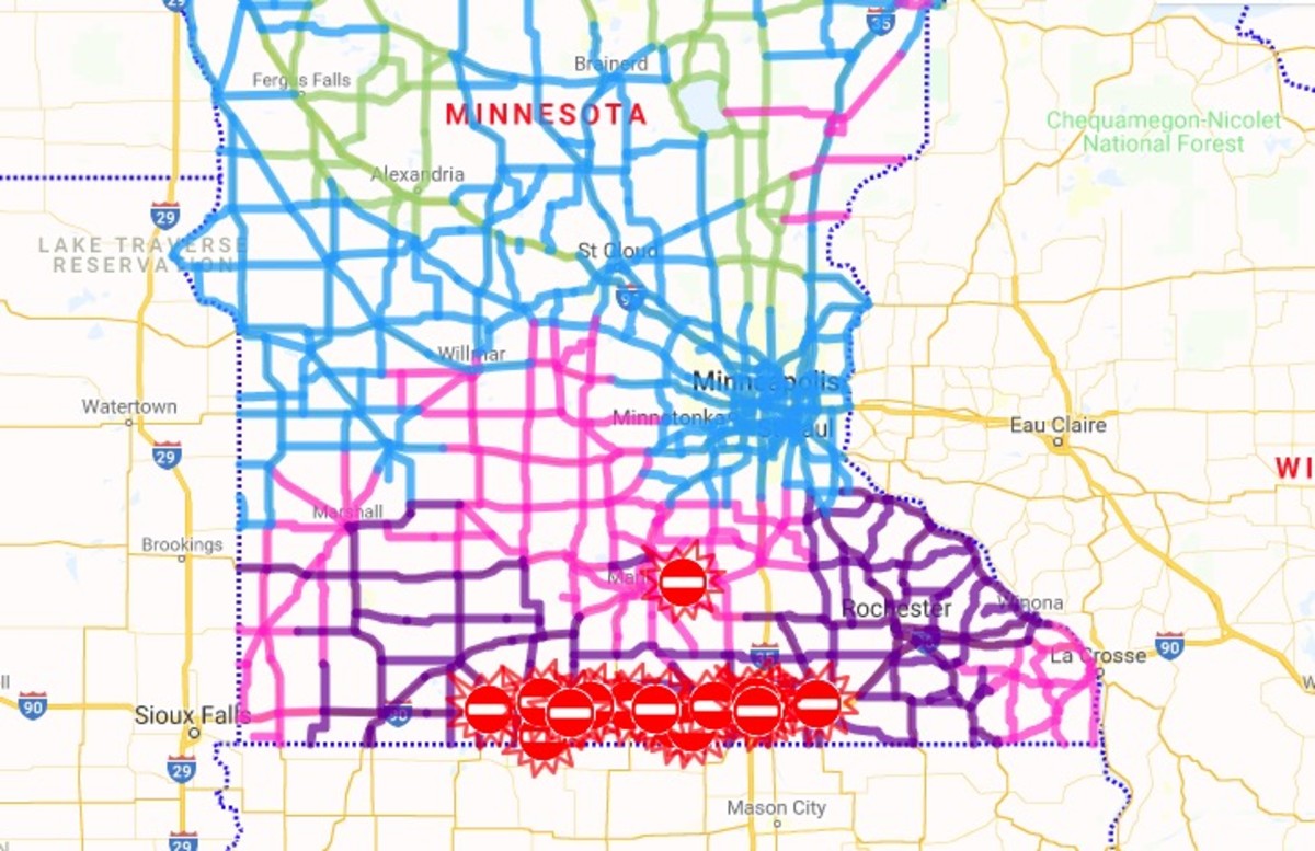 The pink and blue mean roads are completely covered (pink) or partially covered (blue) in snow.