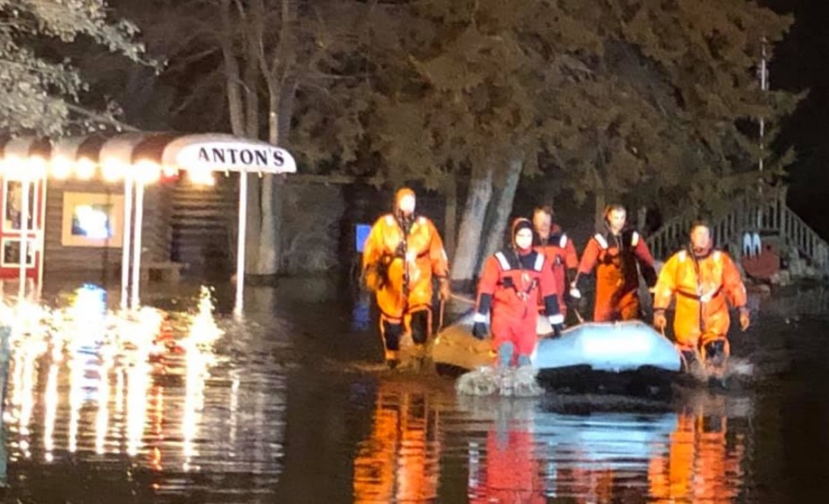 Dozens rescued after ice jam causes rapid rise on Sauk River, flooding