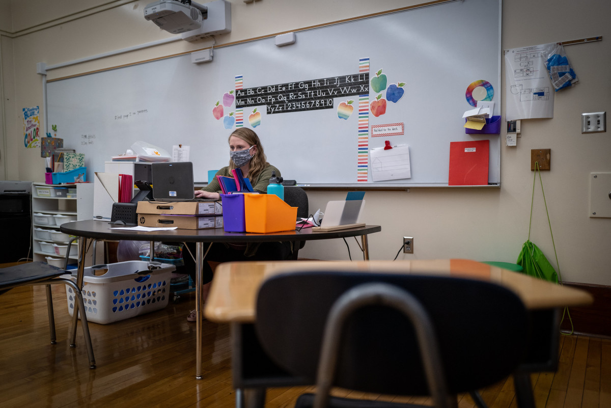 Minnesota reports COVID deaths of teen student, 2 school staffers