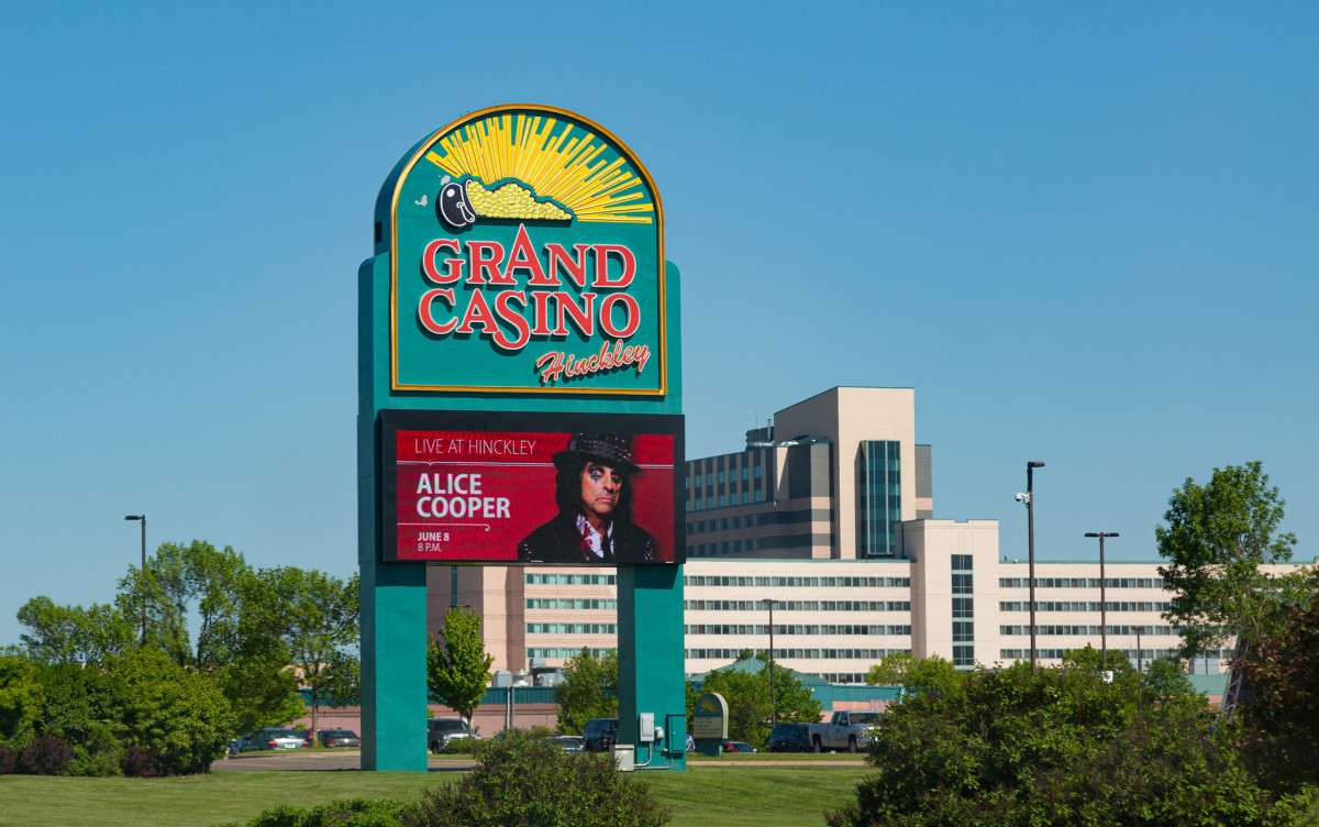 green employee grand casino hinckley