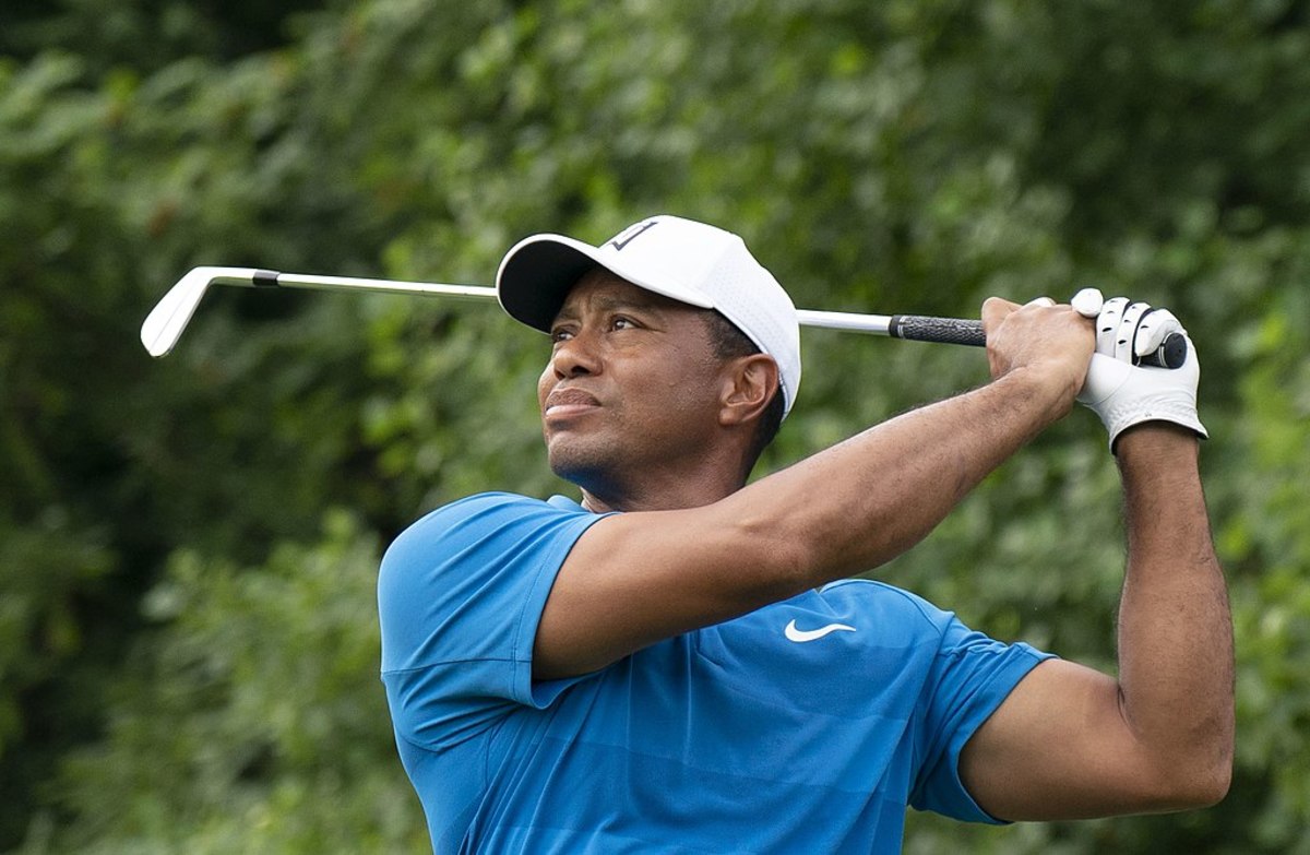 1024px-Tiger_Woods_(42998180042)