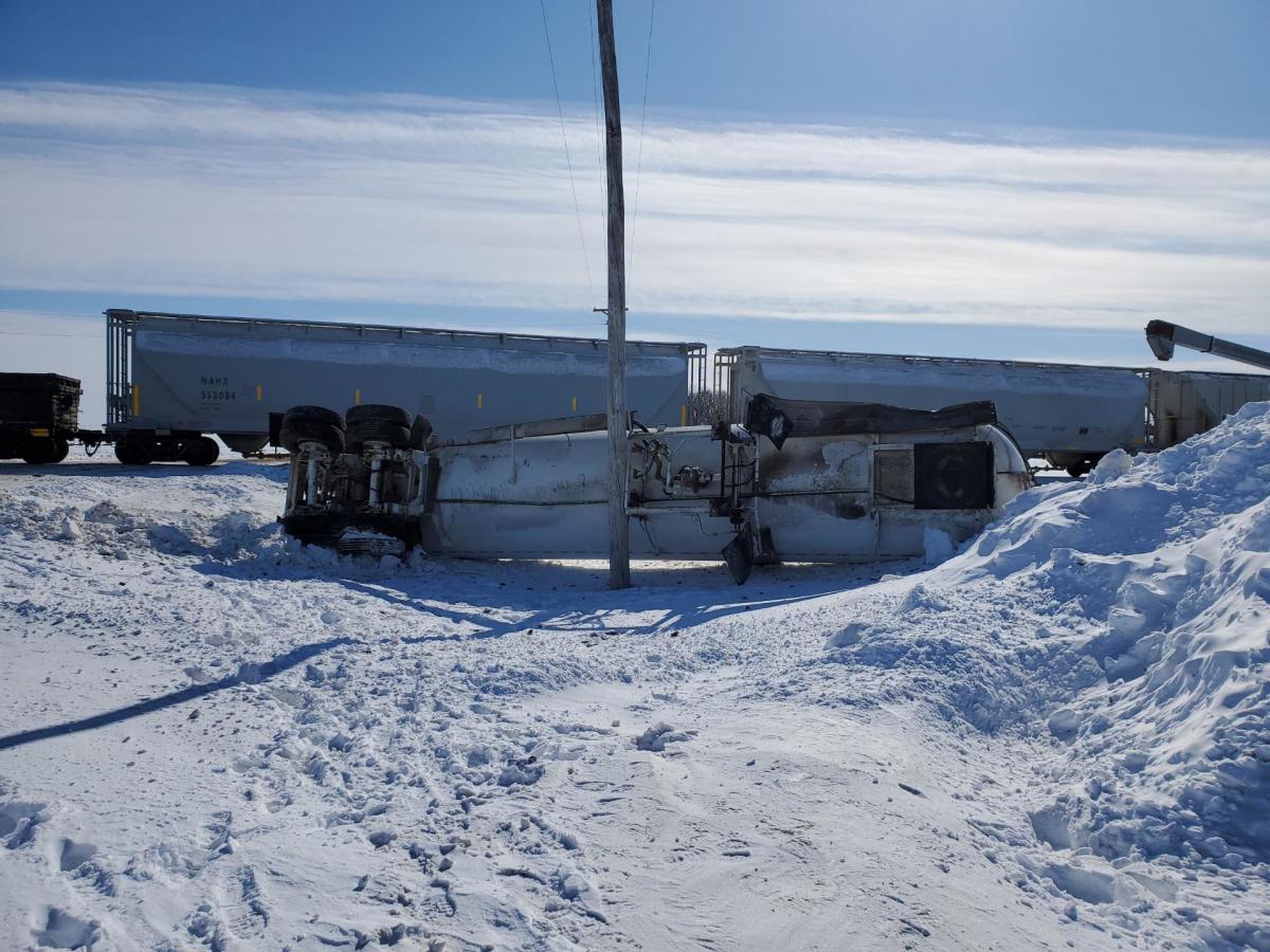 Semi-trailer hauling propane hit by train in southern Minnesota - Bring ...