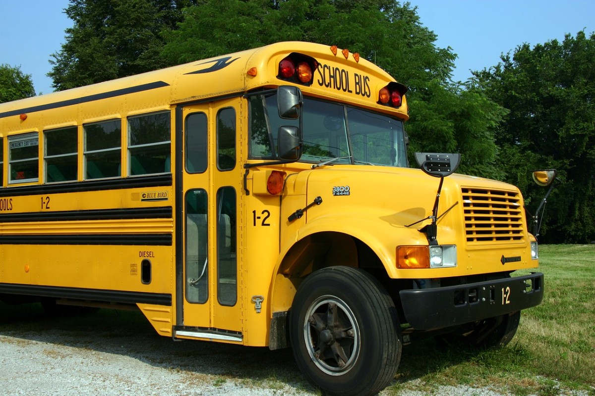 school-bus-2645085_1280