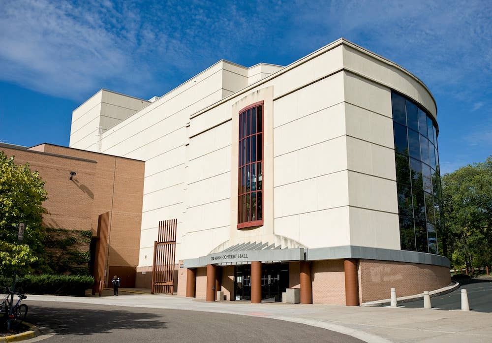 2 armed suspects rob victim at University of Minnesota concert hall