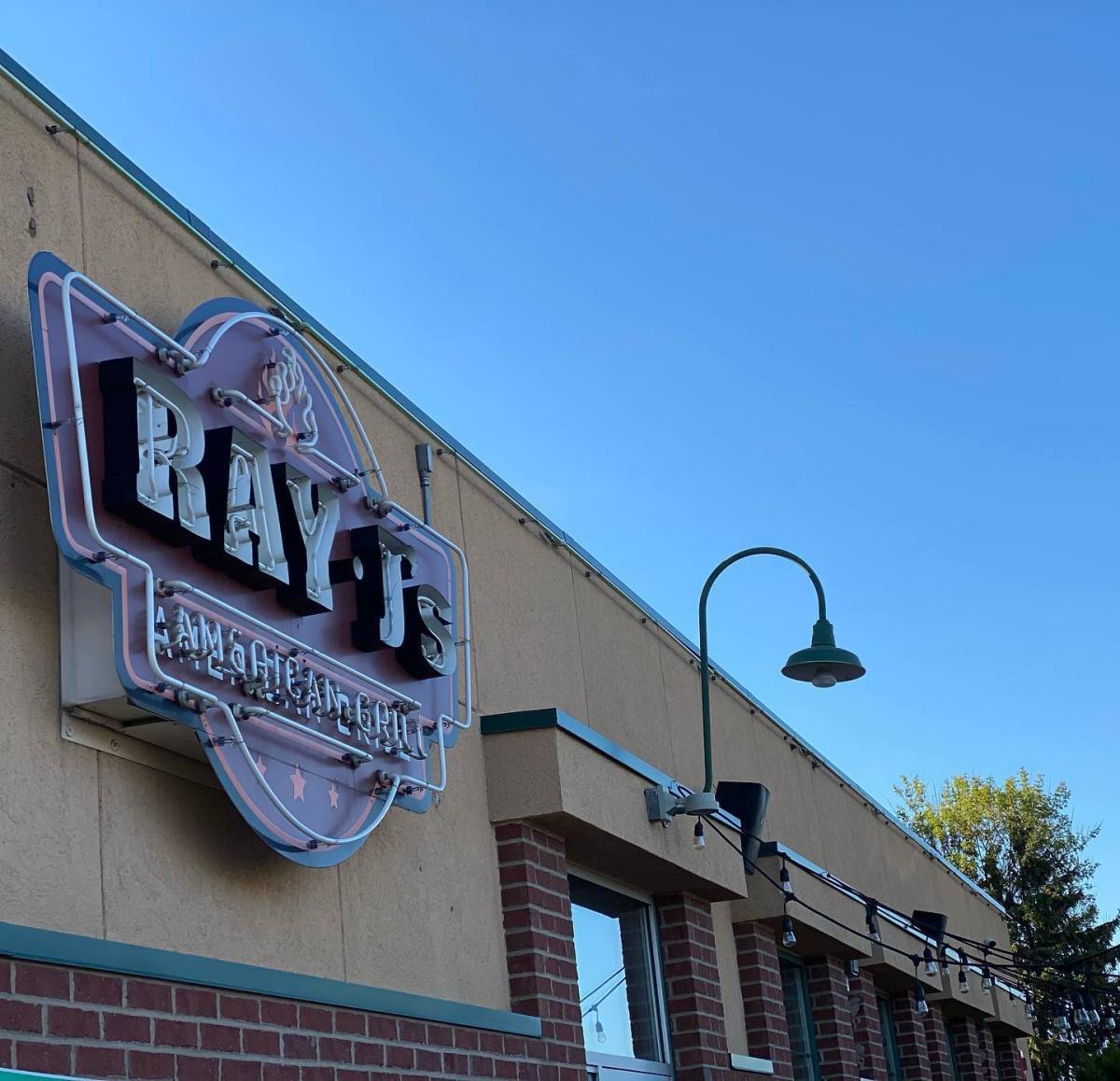 Charges Sledgehammerwielding man fails to get to pulltabs safe at