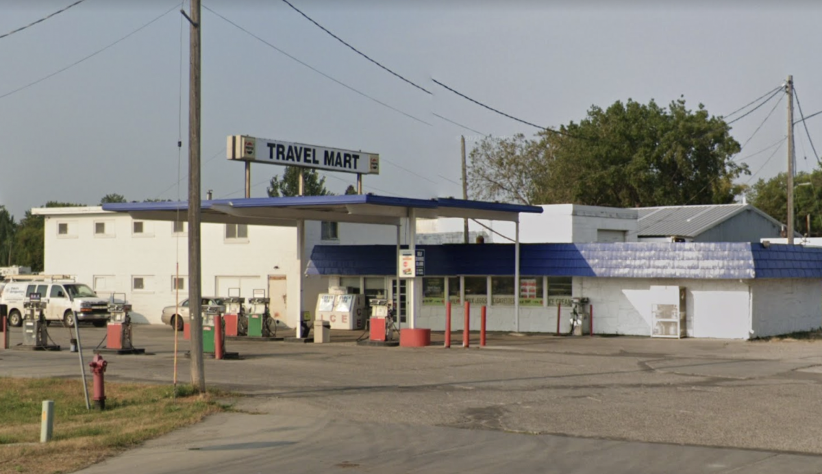 4 arrested after attempted armed robbery at Moorhead gas station