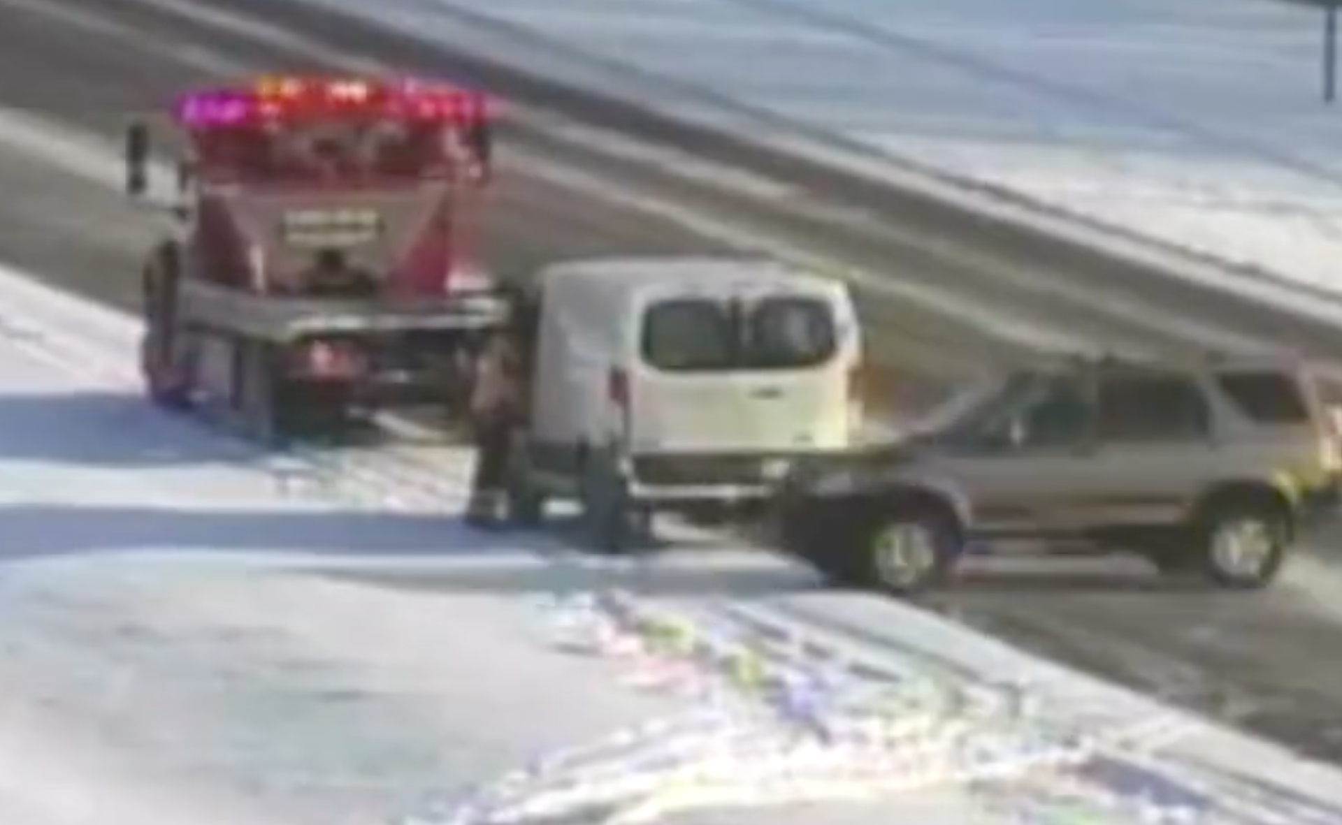 Traffic camera shows tow truck driver hit by vehicles on icy Minnesota freeway - Vimarsana News