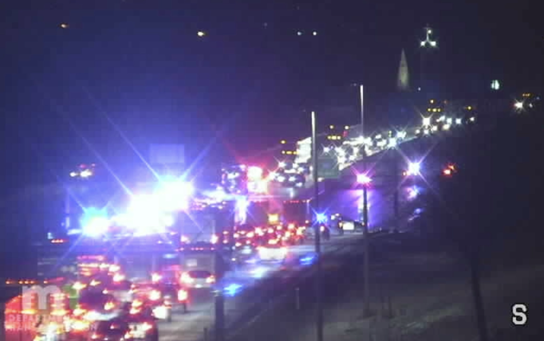 Wrong-way driver crashes, runs from vehicle, is killed on I-35 - Vimarsana News