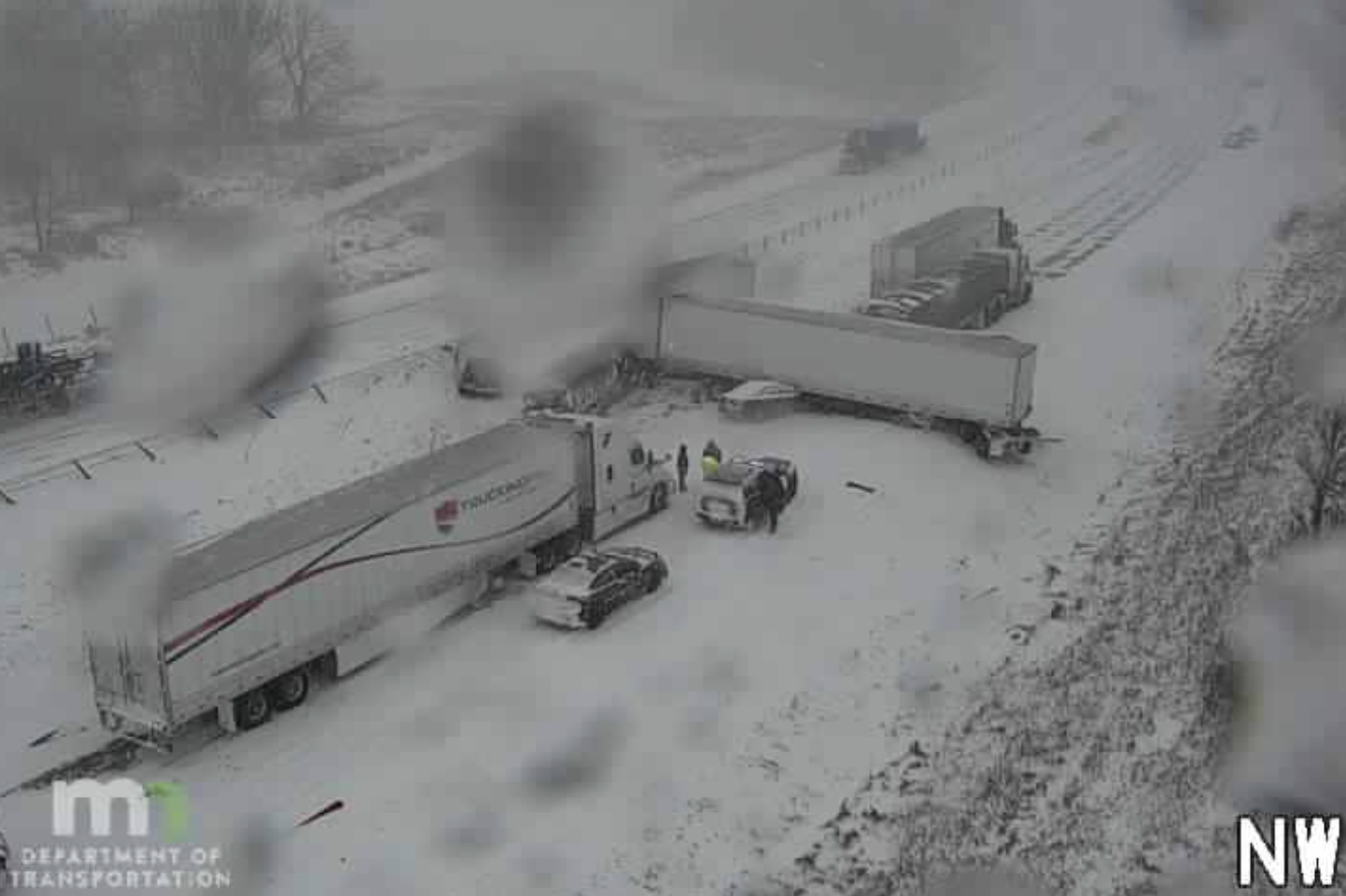 Multi-vehicle crash closes northbound I-35 south of Twin Cities - Vimarsana News
