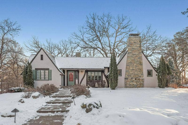 Gallery: Tudor-style home in Bloomington overlooks Minnesota River valley - Vimarsana News
