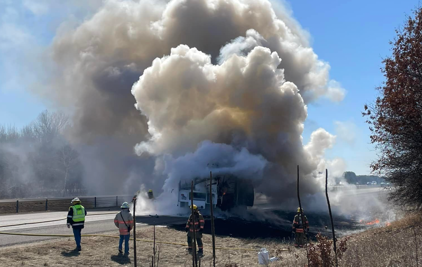Camper fire briefly caused blockage of I-35 southbound in Wyoming, MN - Vimarsana News