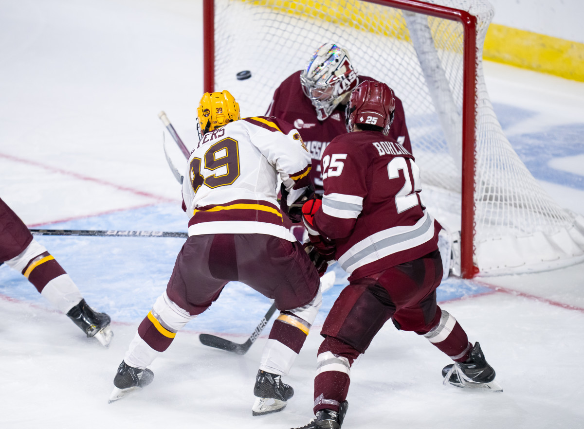 3 finalists for Hobey Baker Award all have ties to Minnesota Bring Me