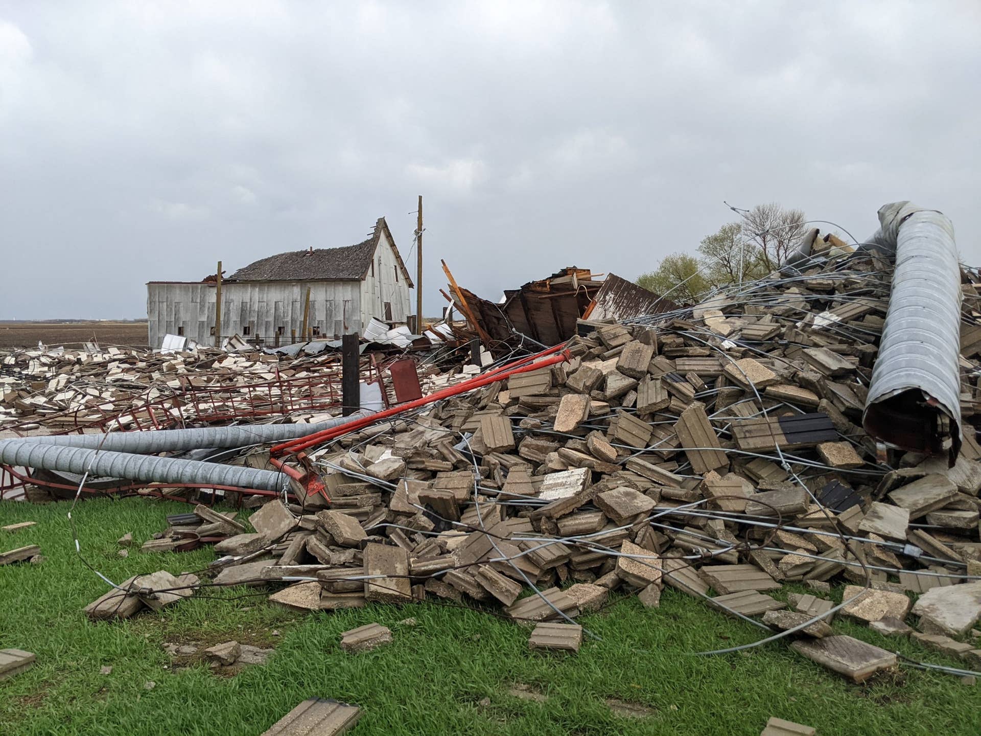 Ferocious winds, possible tornadoes leave destruction in Minnesota - Vimarsana News