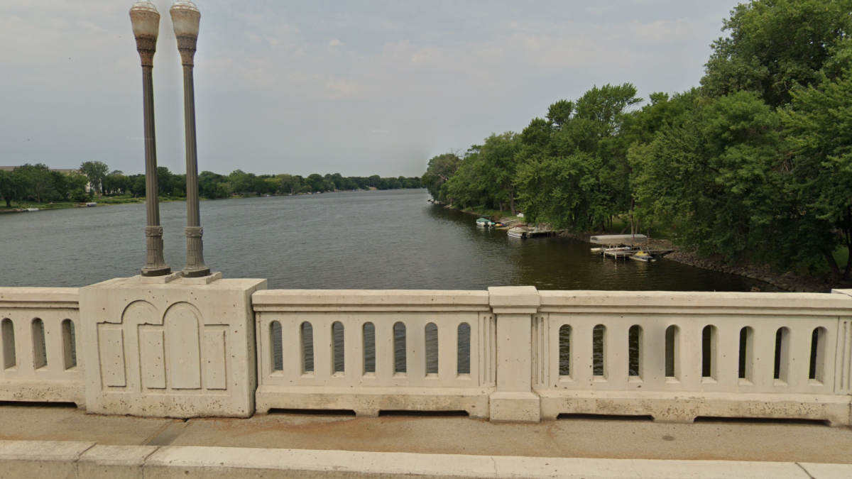 Body found tangled with debris in the Mississippi River Bring Me The News