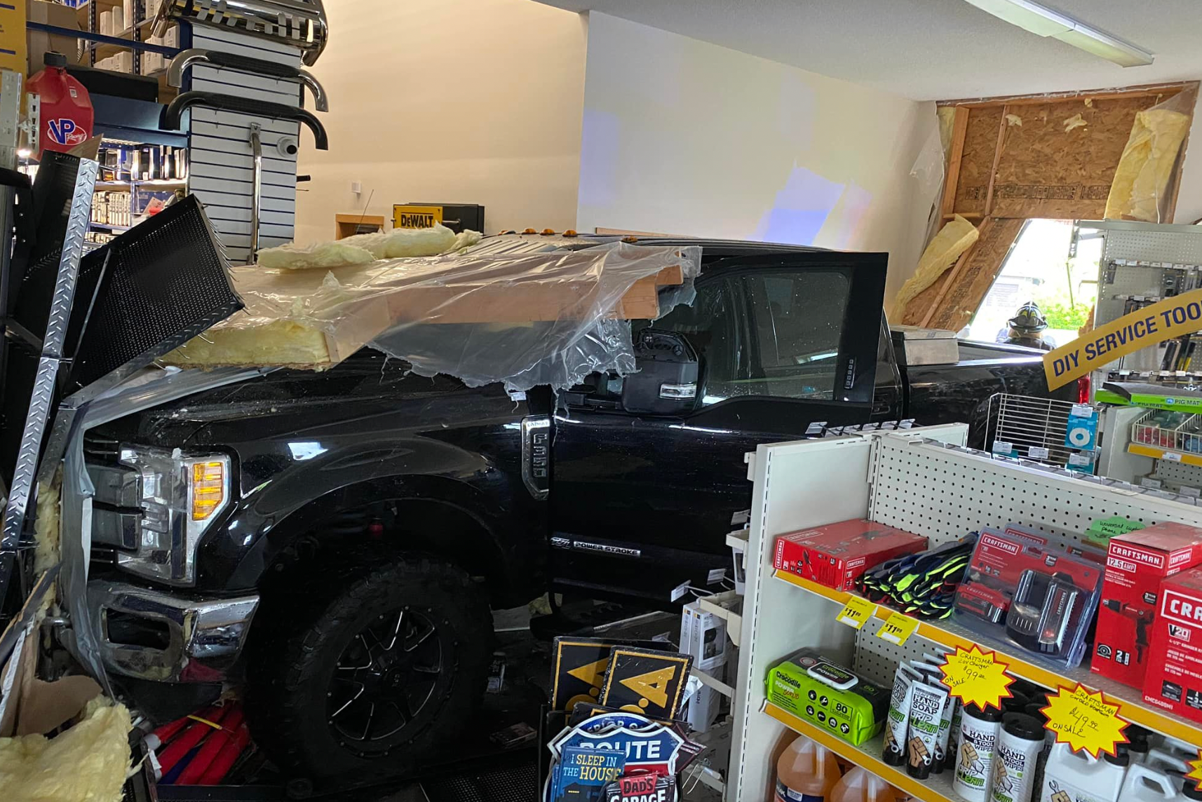 Truck crashes into Napa Auto Parts store after driver's medical issue - Vimarsana News