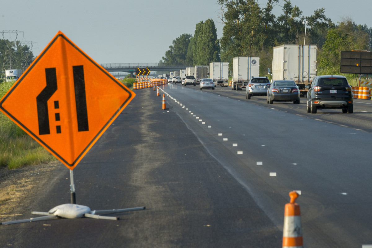 cops-issue-reminder-for-those-of-you-who-still-don-t-zipper-merge