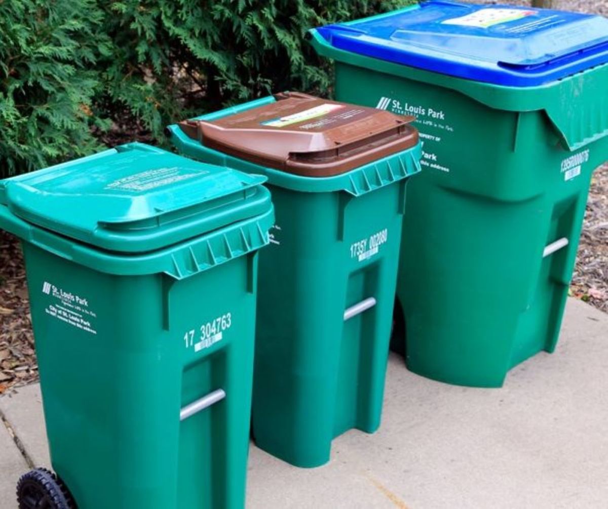 st. louis park garbage cans