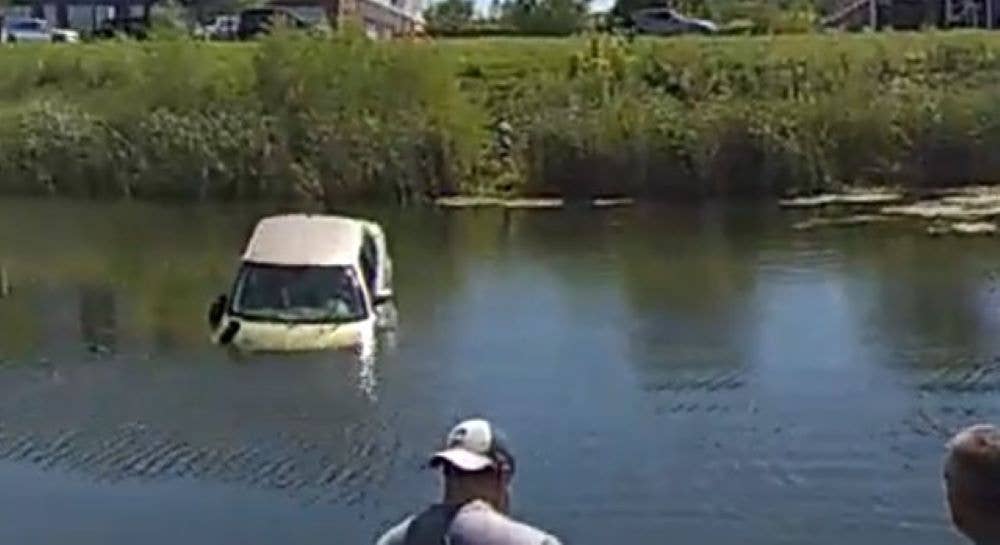 Driver rescued from car sinking in Eagan pond - Bring Me The News
