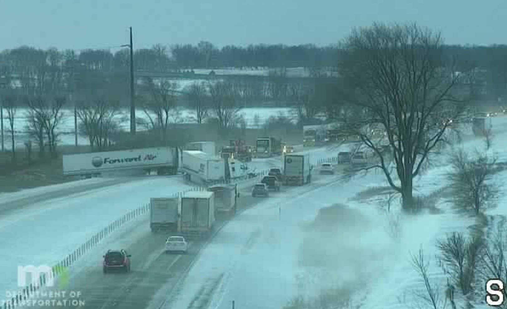 Jackknifed semis closed I-35 northbound near Faribault - Vimarsana News